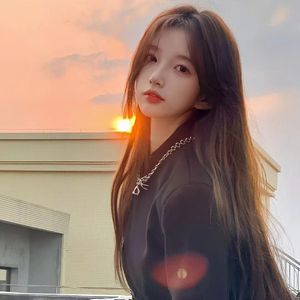 俩小伙3p老熟女露脸
